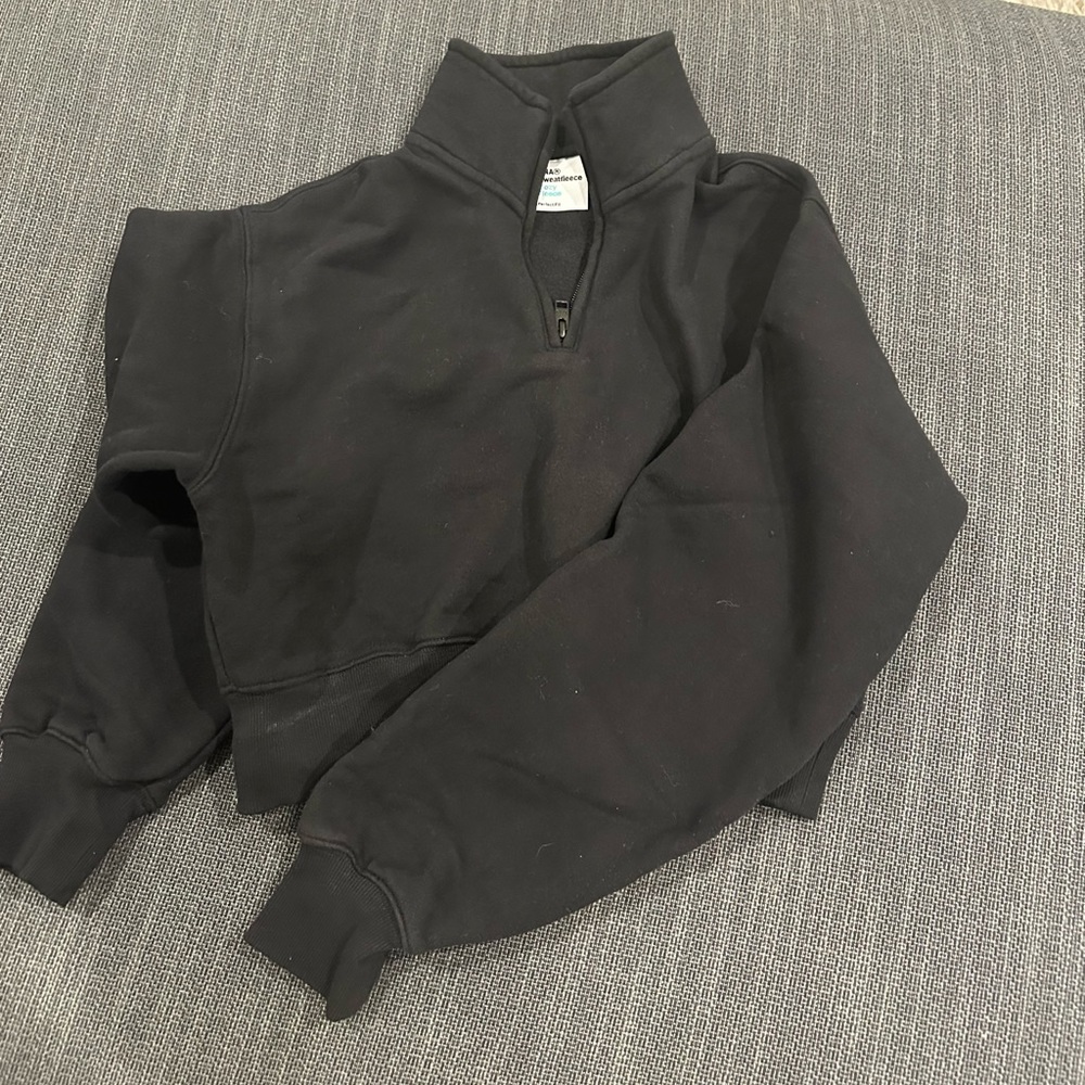 Aritzia black Tna sweatshirt cozy fleece